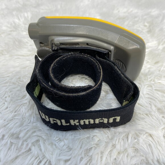 Sony SRF-M78 Sports Walkman FM/AM Radio with Armband Tested - Picture 2 of 3